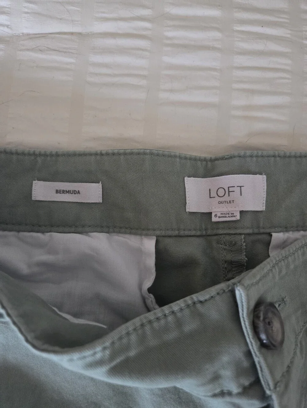 ​loft outlet women's sage green bermuda shorts size 6 lightweight casual stretch